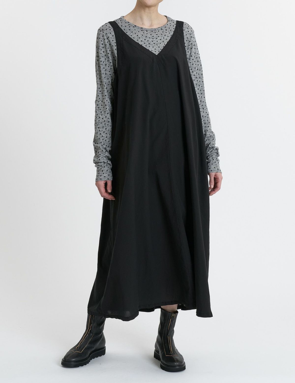 52 トップグレー×チャコールpt：モデル 169cm