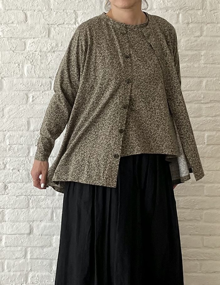 64 ベージュ：スタッフ 159cm