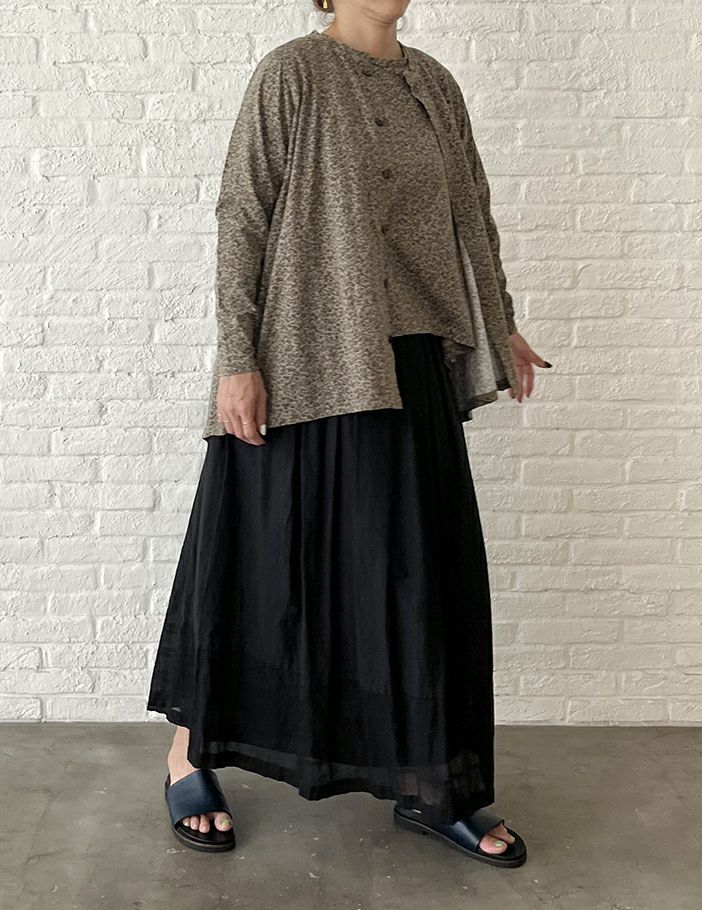 64 ベージュ