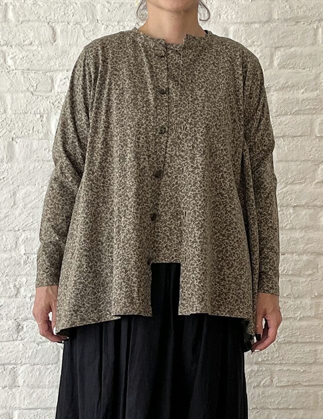 64 ベージュ