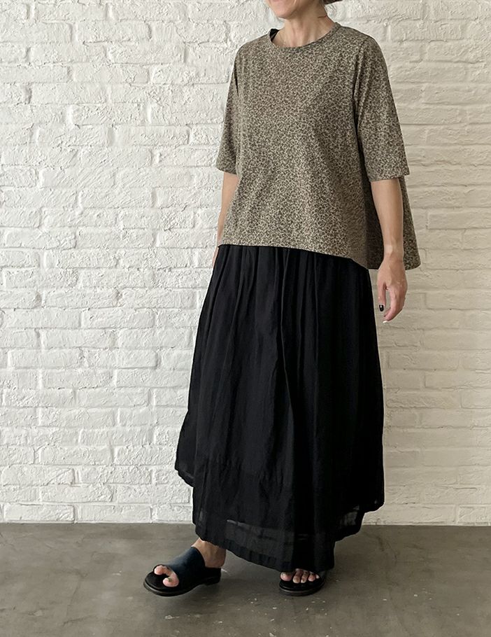 64 ベージュ：スタッフ 159cm