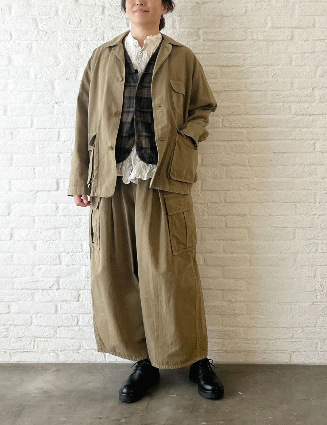 64 ベージュ/36size：スタッフ167㎝