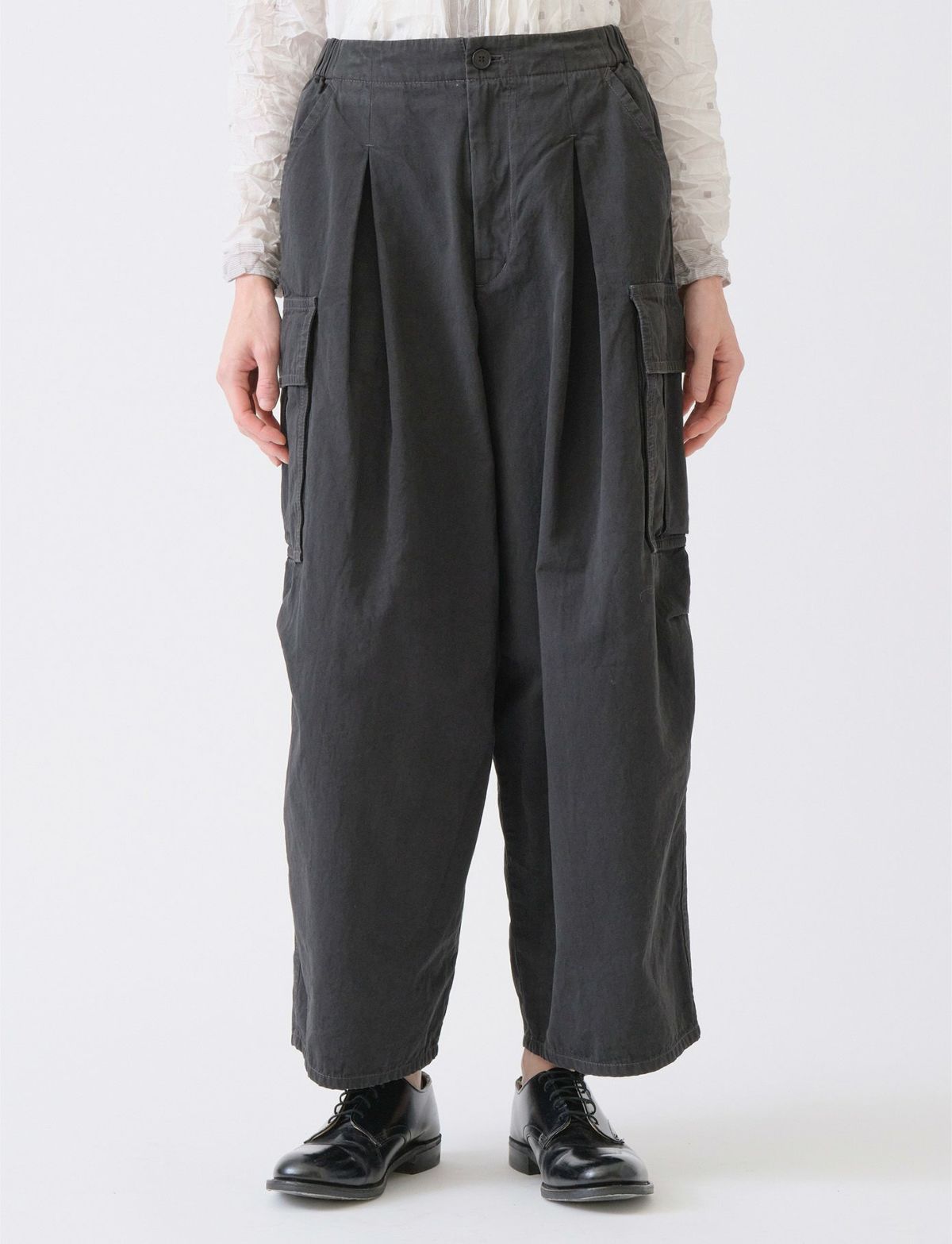 60 ダークブラウン/36size：モデル 169cm