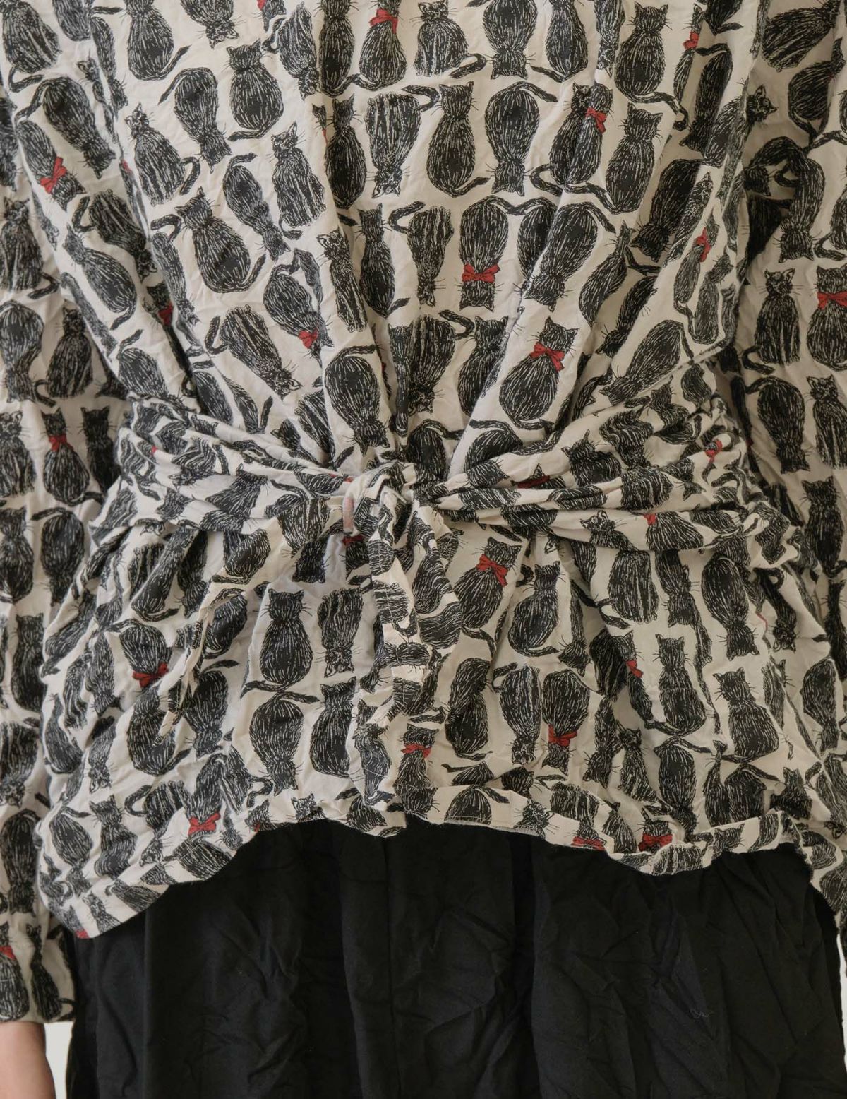 04 アイボリー(ウエストに巻いても)