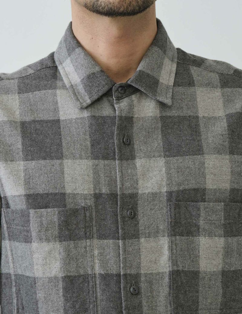 51 ライトグレー