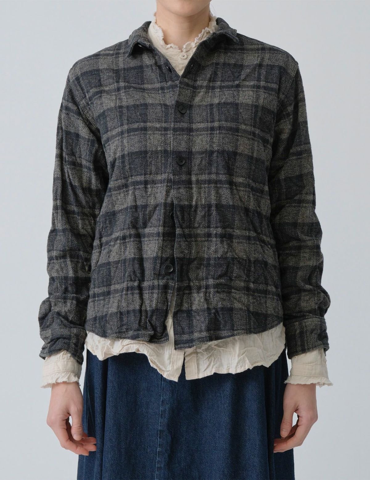 53 チャコール/36(M)size：モデル 169cm