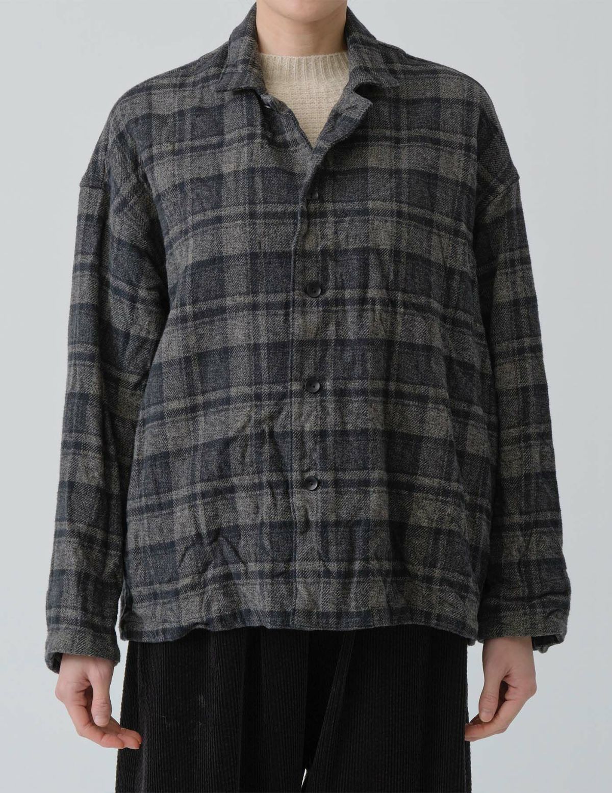 53 チャコール/36(M)size：モデル 169cm