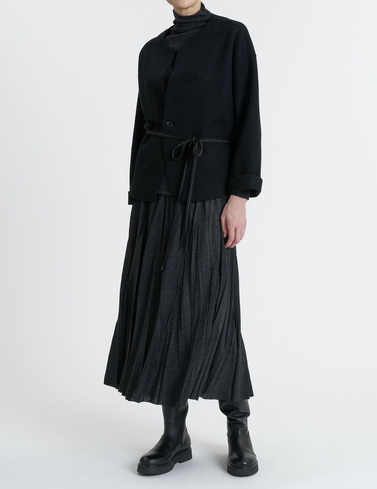 90 ブラック/36(M)：モデル 169cm