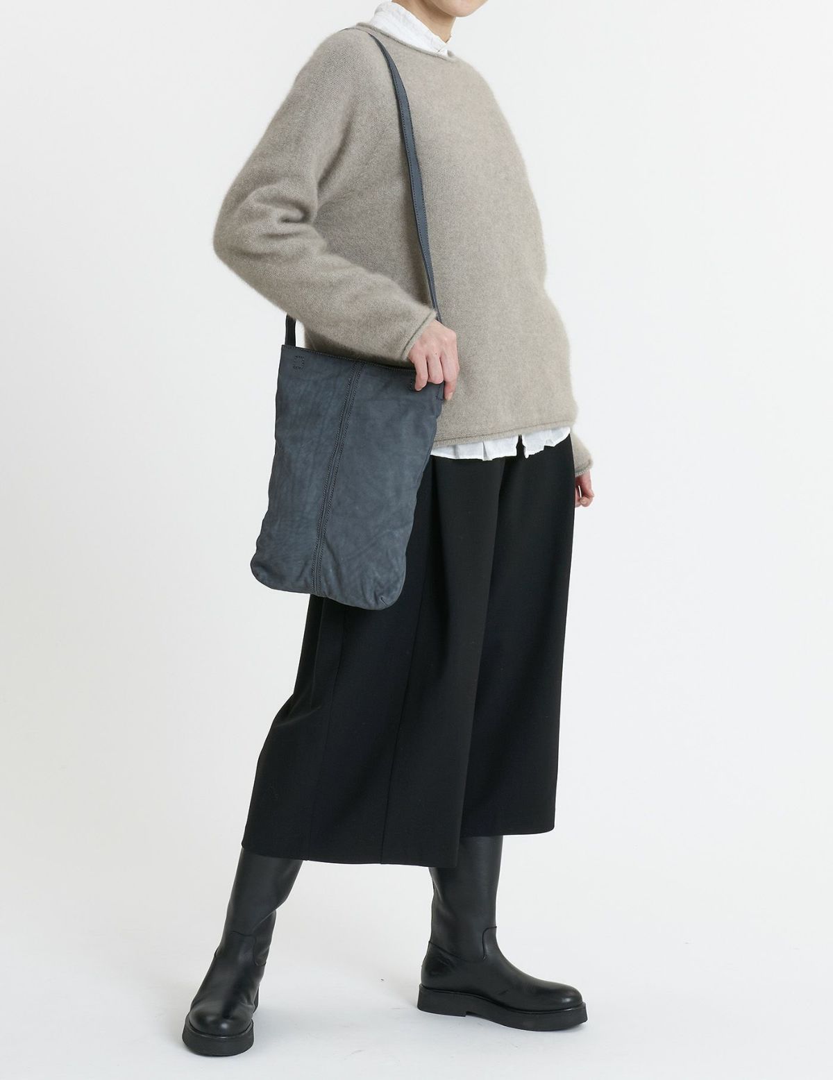 20 ネイビー：モデル 169cm