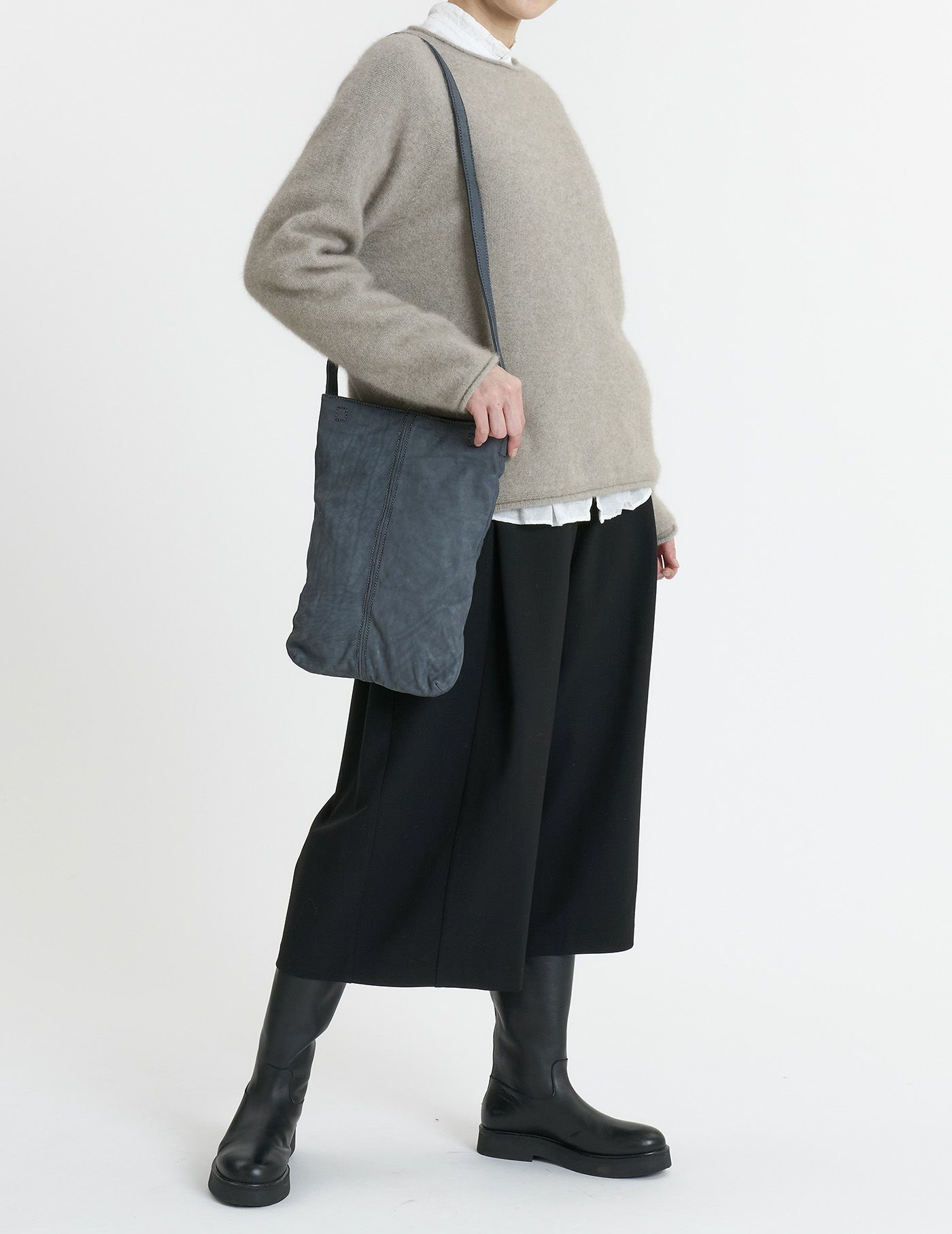20 ネイビー：モデル 169cm