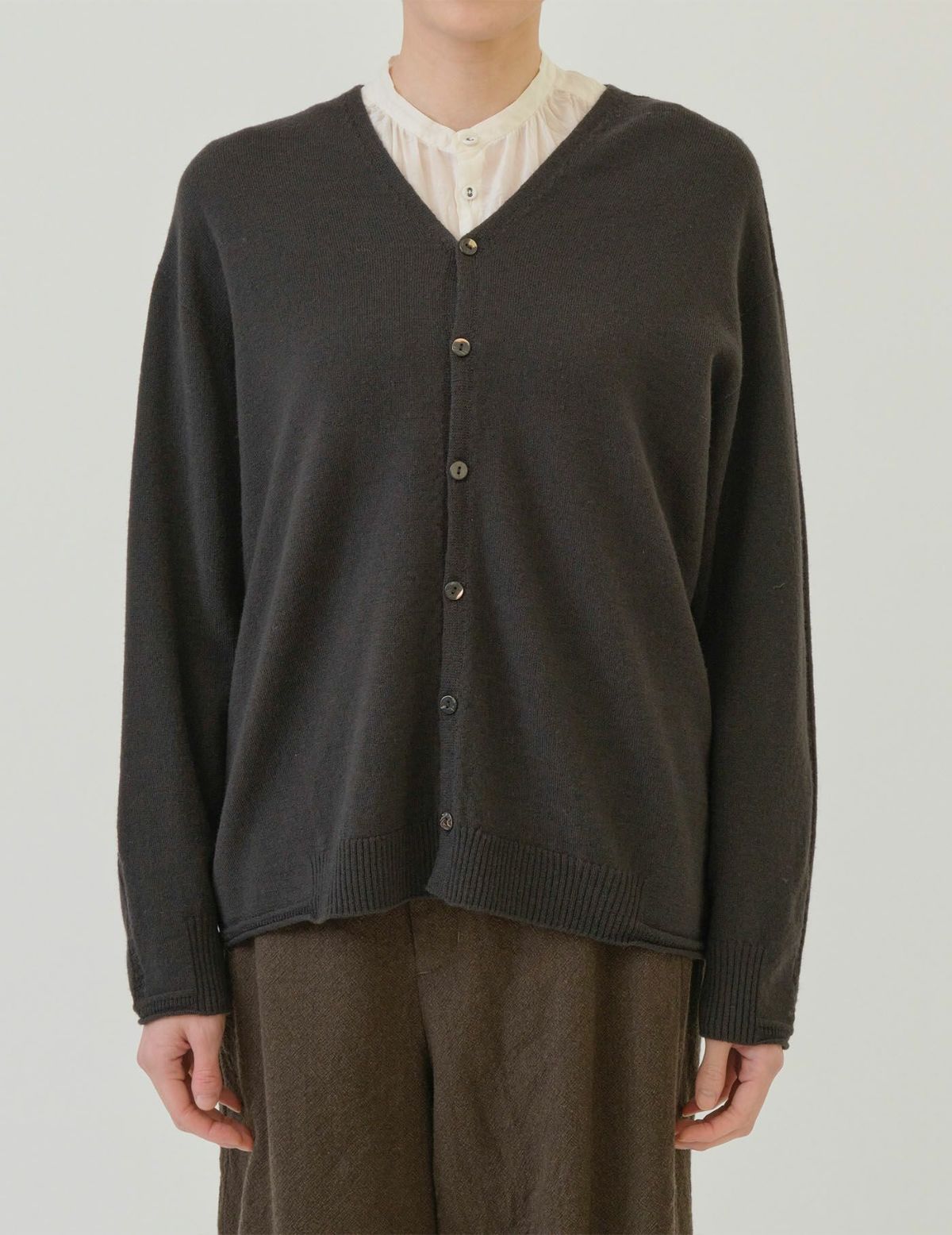 44 カーキブラック/36(M)：モデル 169cm