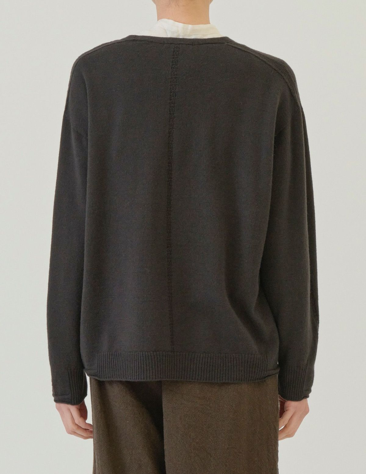 44 カーキブラック