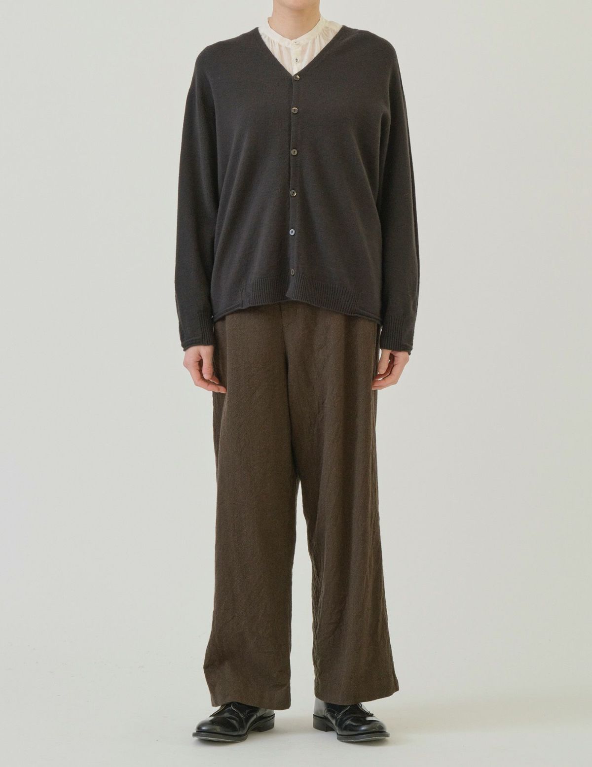 44 カーキブラック