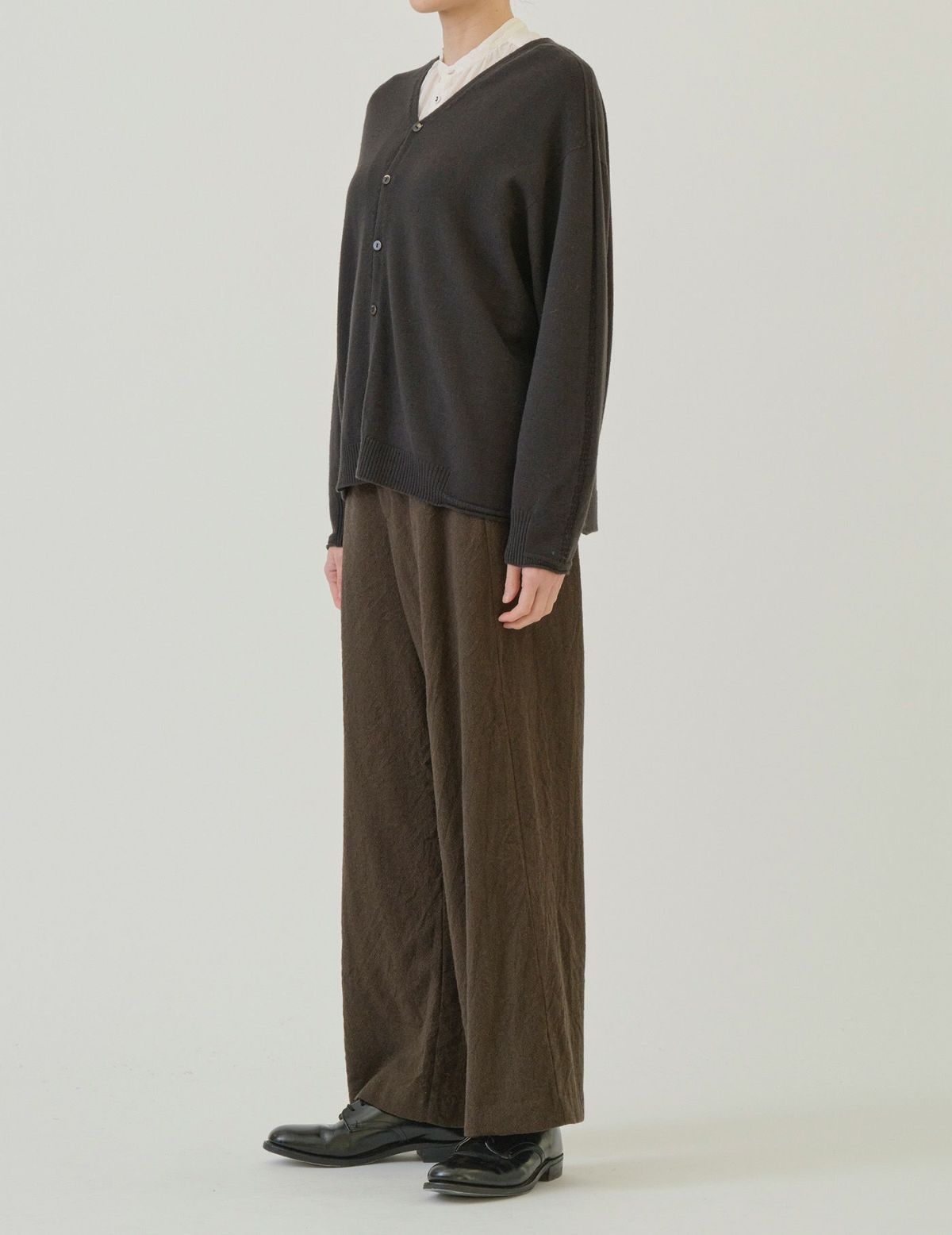 44 カーキブラック