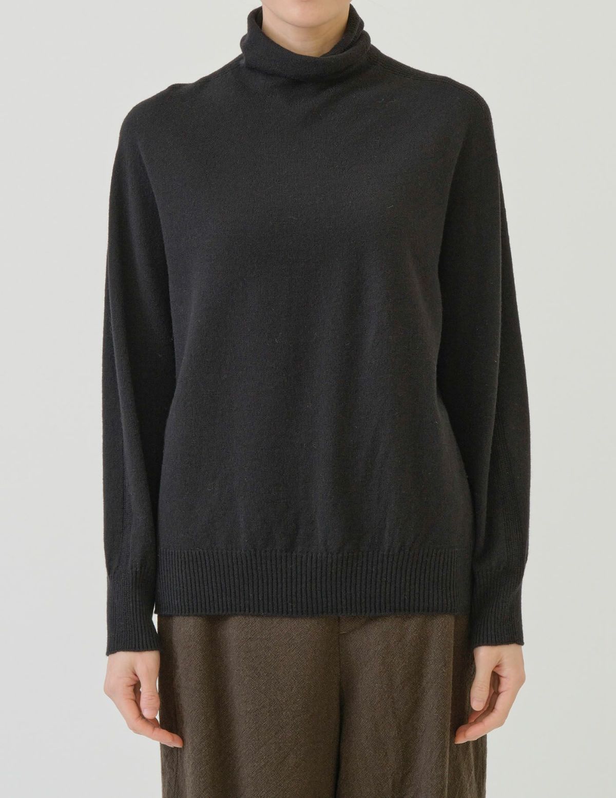 90 ブラック/36(M)：モデル 169cm