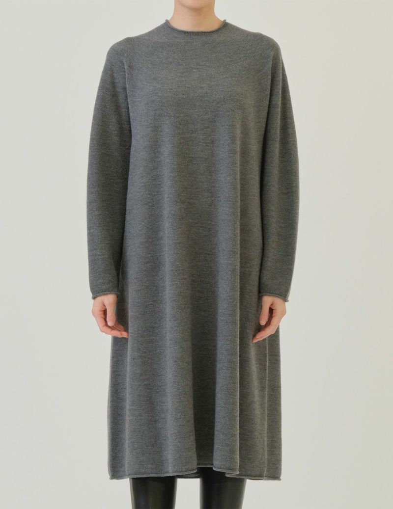 52 トップグレー/36(M)：モデル 169cm