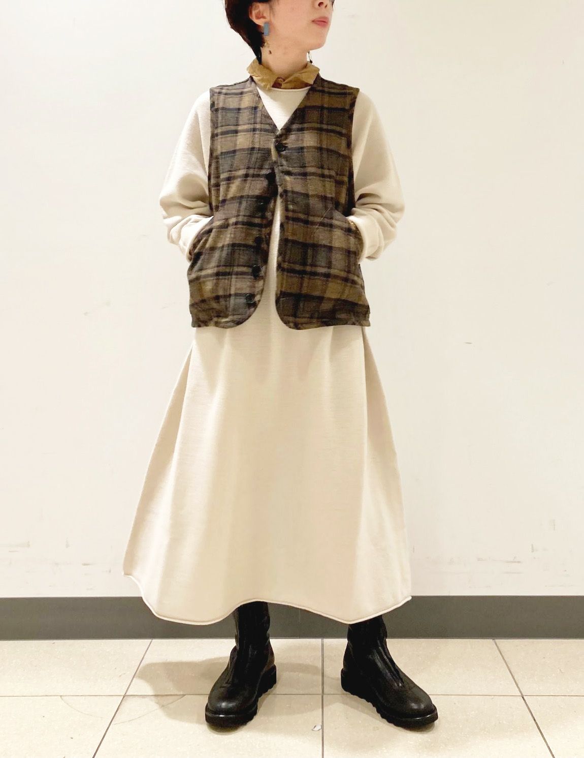 04 アイボリー/36size：スタッフ149㎝