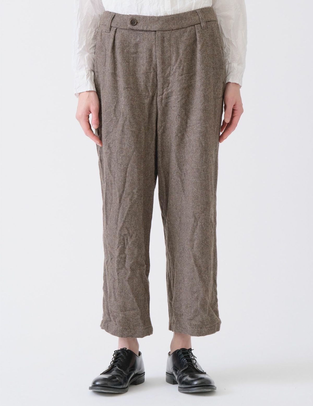 64 ベージュ/36size：モデル169㎝