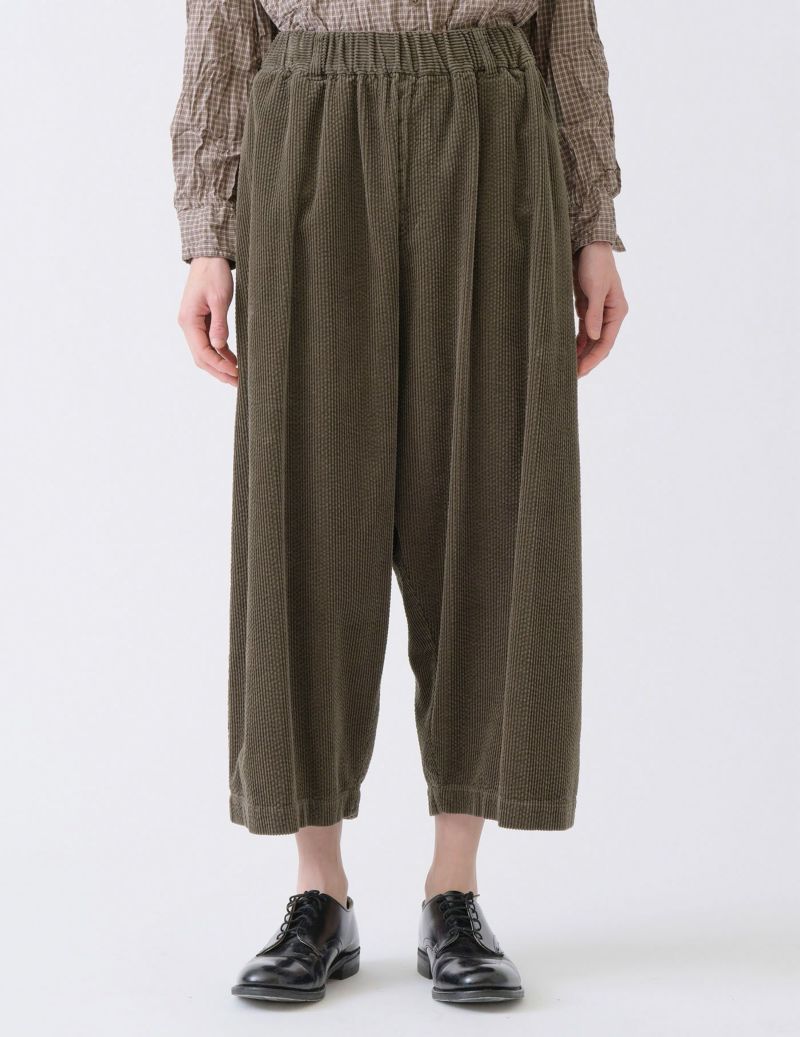 44 カーキ/36size：モデル169㎝