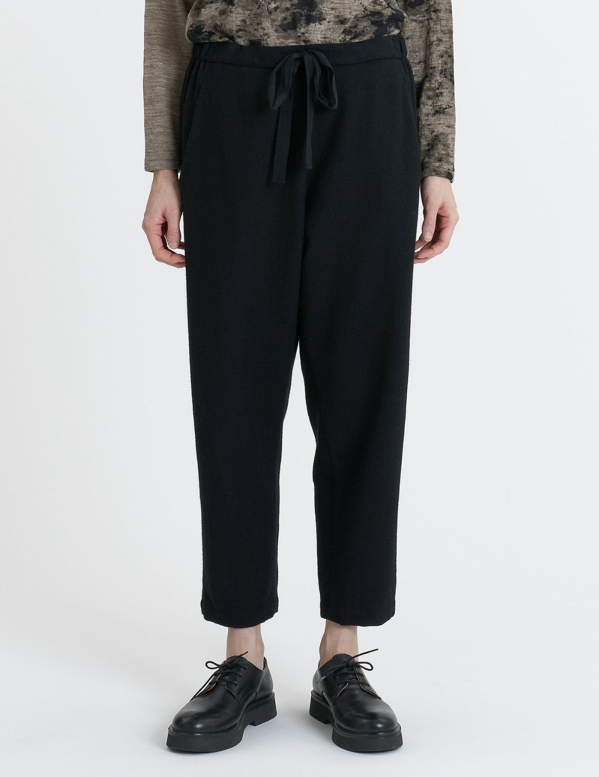 90 ブラック/36(M)size：モデル 169cm