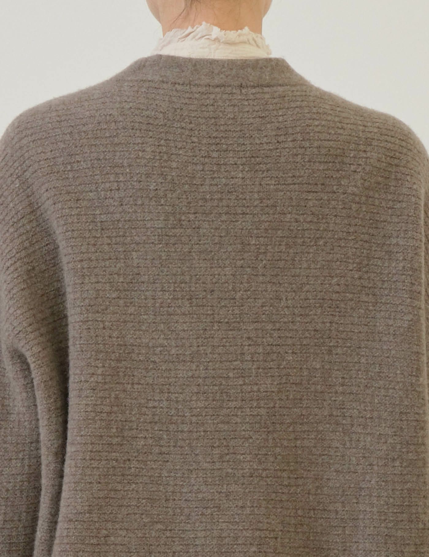 67 グレージュ