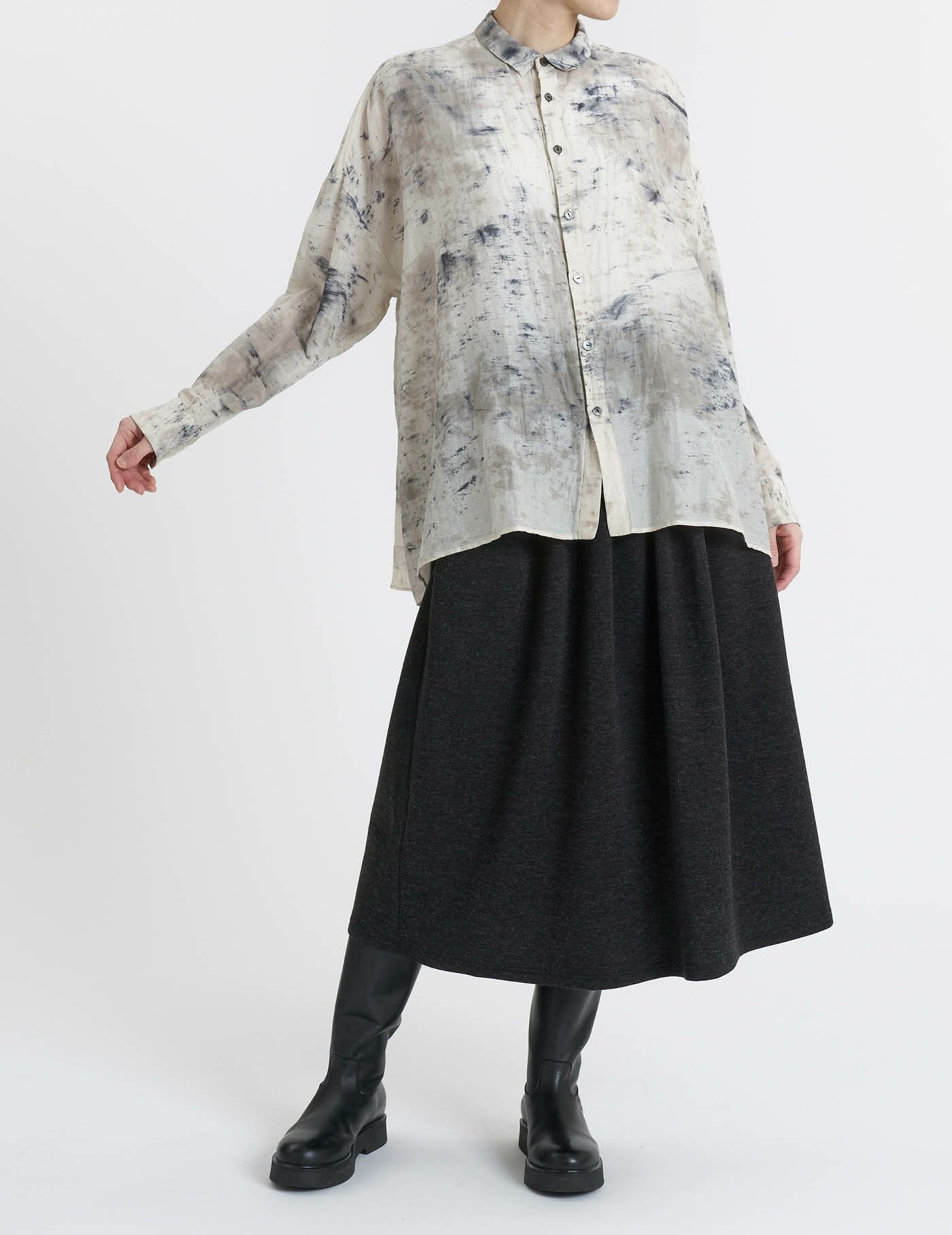 53 チャコール/36(M)size：モデル 169cm