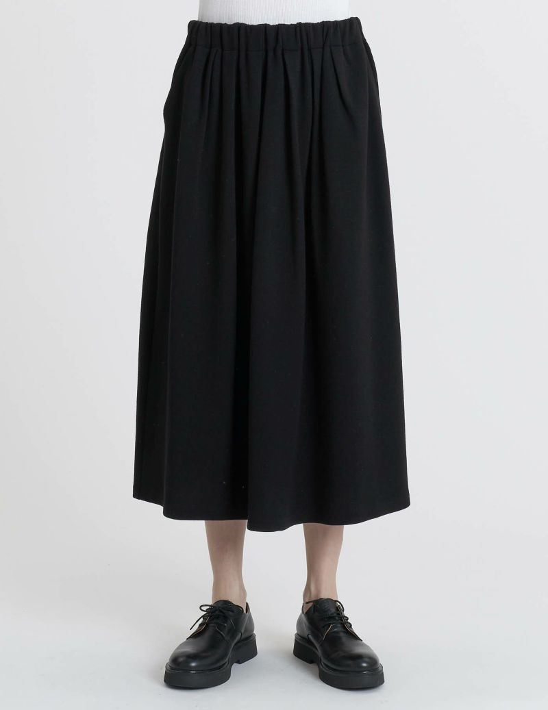 90 ブラック/36(M)size：モデル169cm