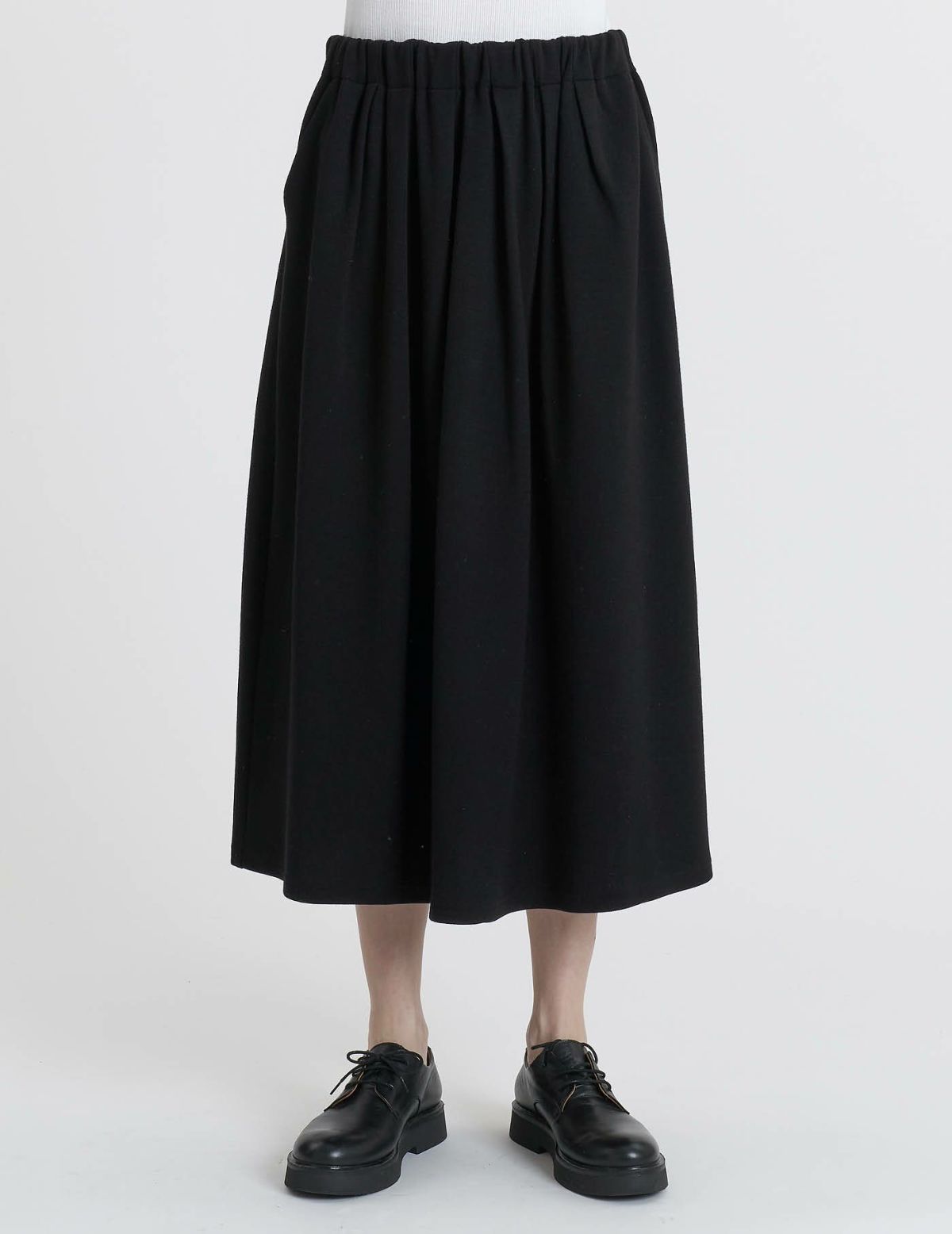 90 ブラック/36(M)size：モデル169cm