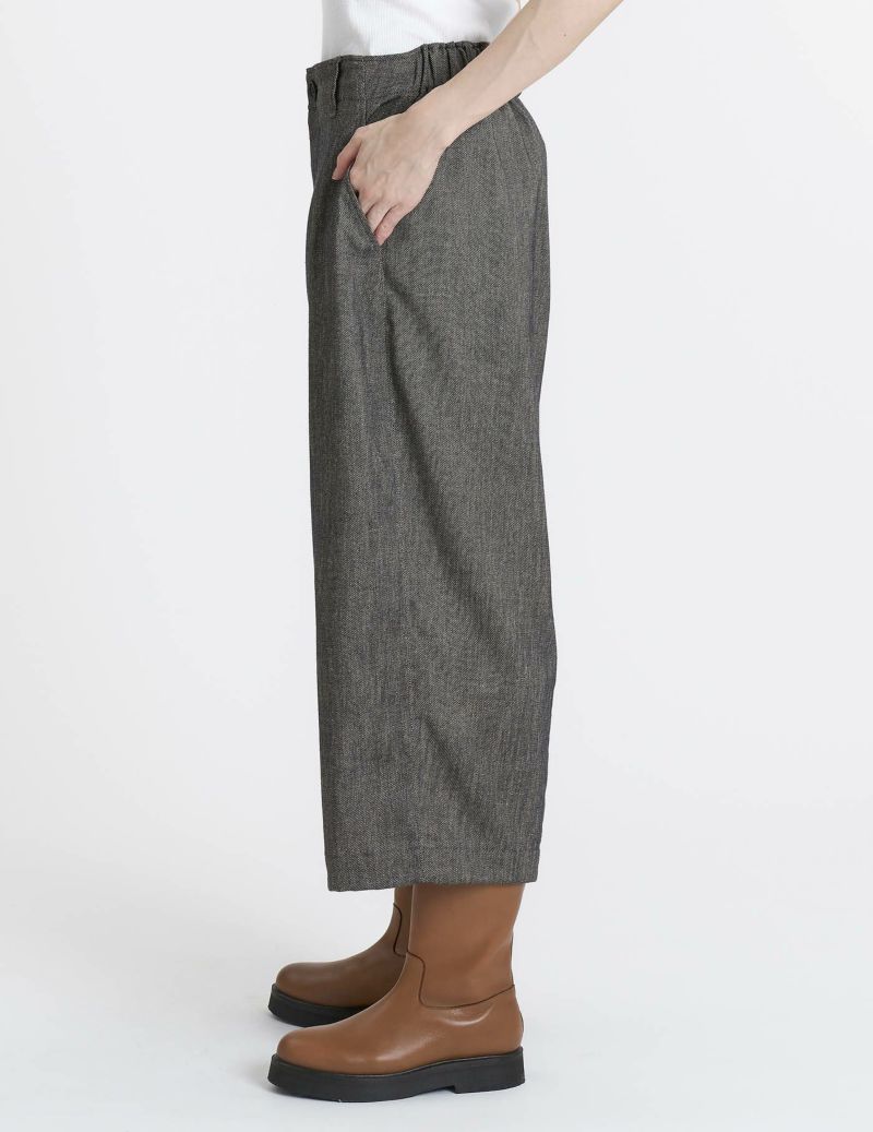 64 グレーベージュ