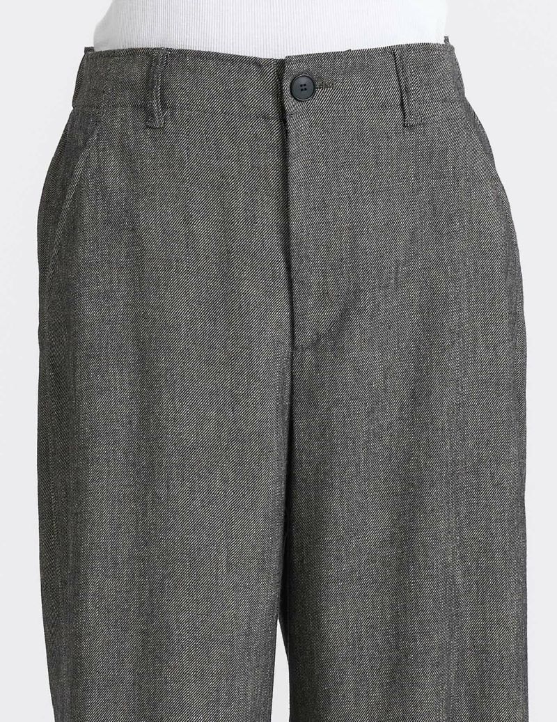 64 グレーベージュ