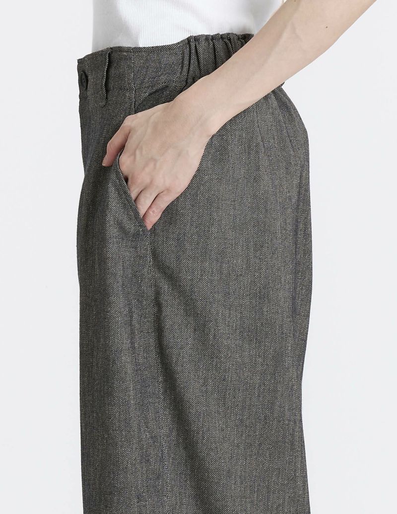 64 グレーベージュ