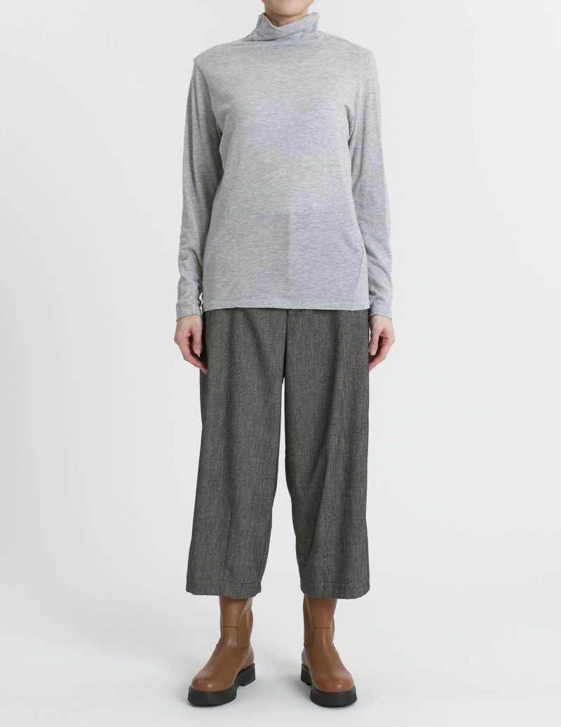 64 グレーベージュ