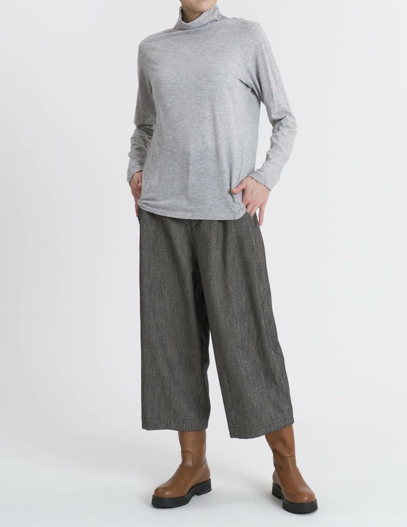 64 グレーベージュ