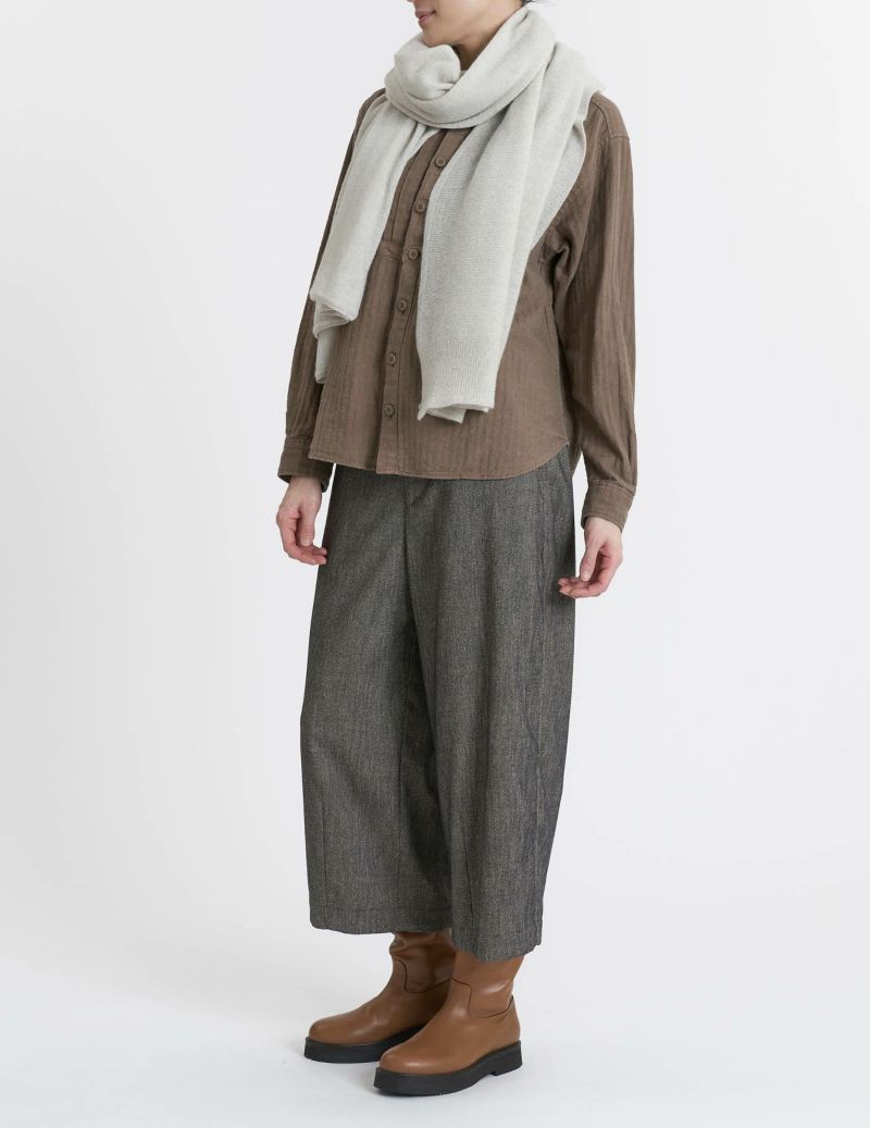 64 グレーベージュ