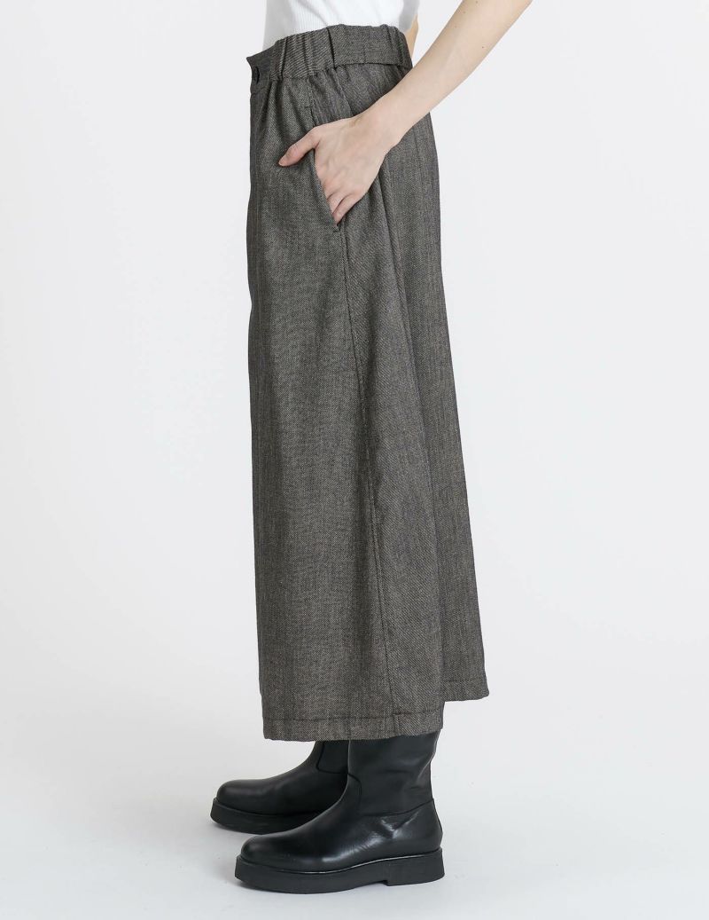 64 グレーベージュ