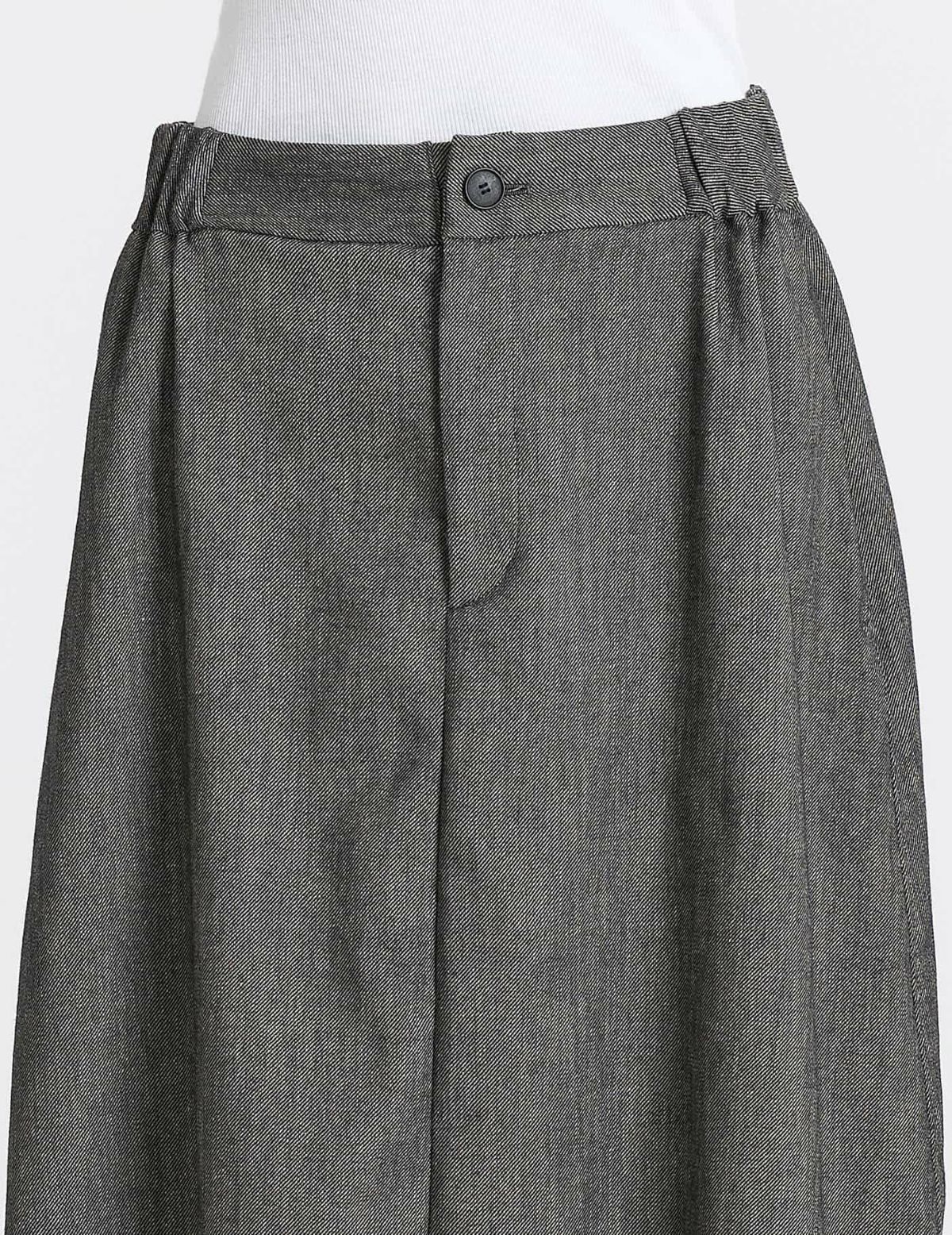 64 グレーベージュ