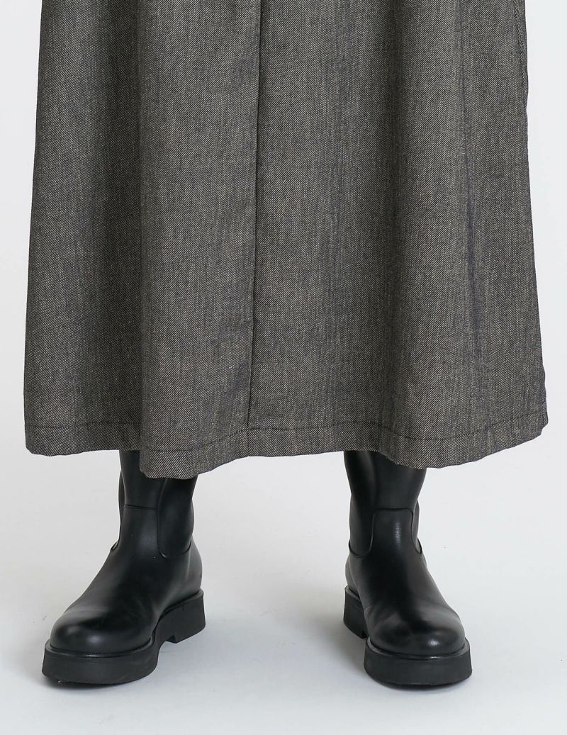 64 グレーベージュ