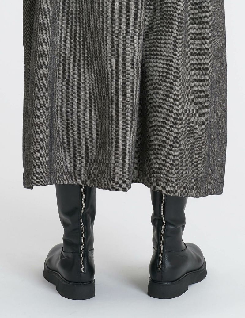 64 グレーベージュ