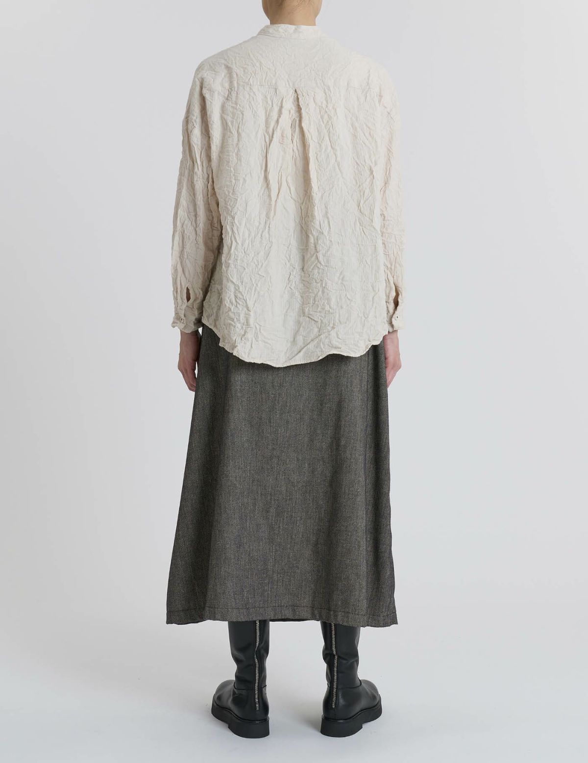 64 グレーベージュ