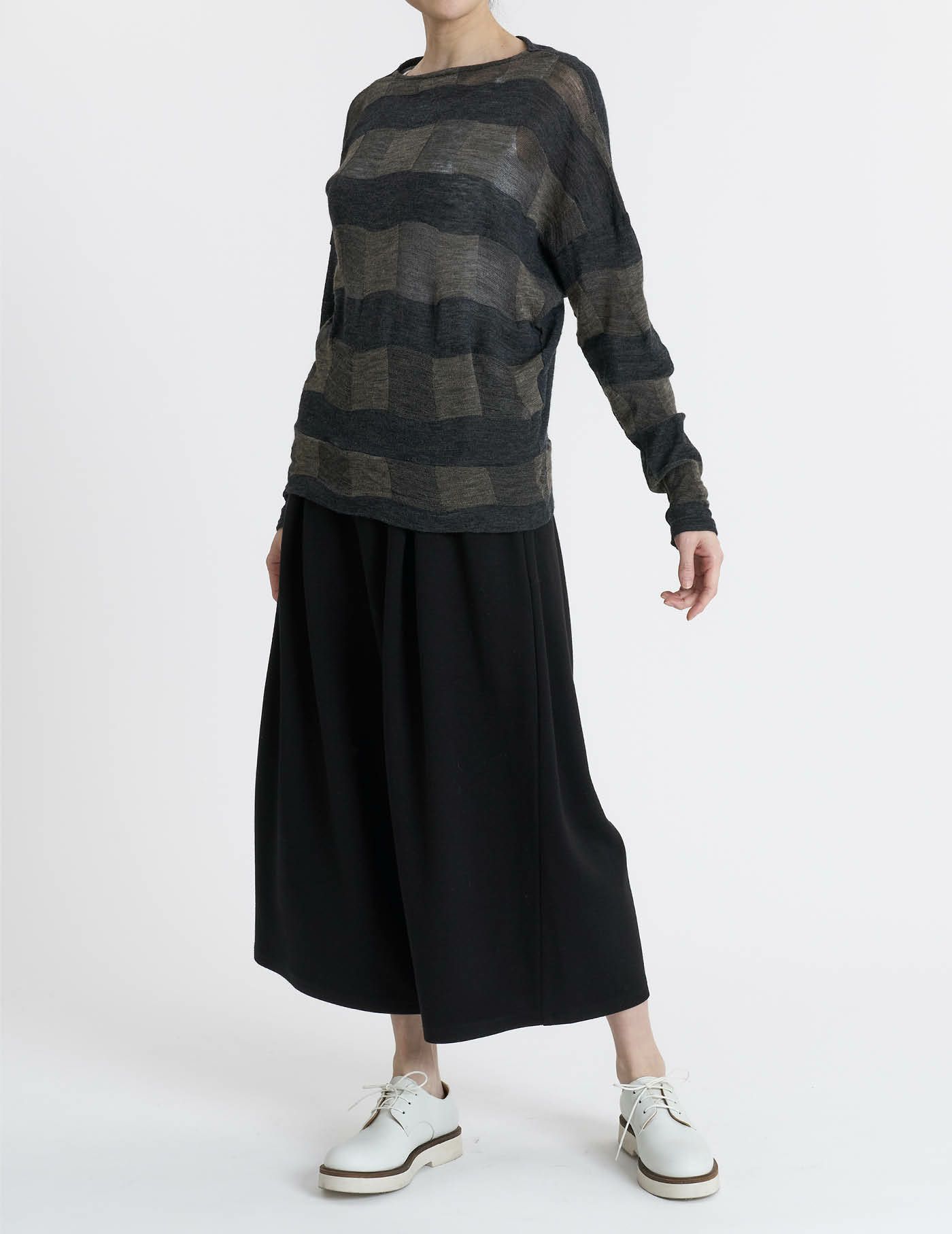 64 チャコール×ベージュ