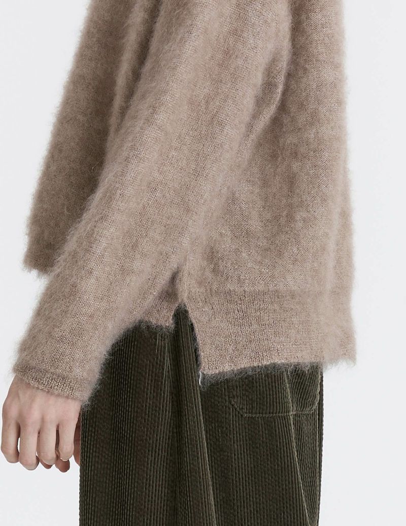 15 ピンクベージュ