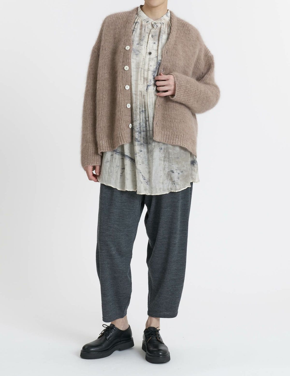 15 ピンクベージュ