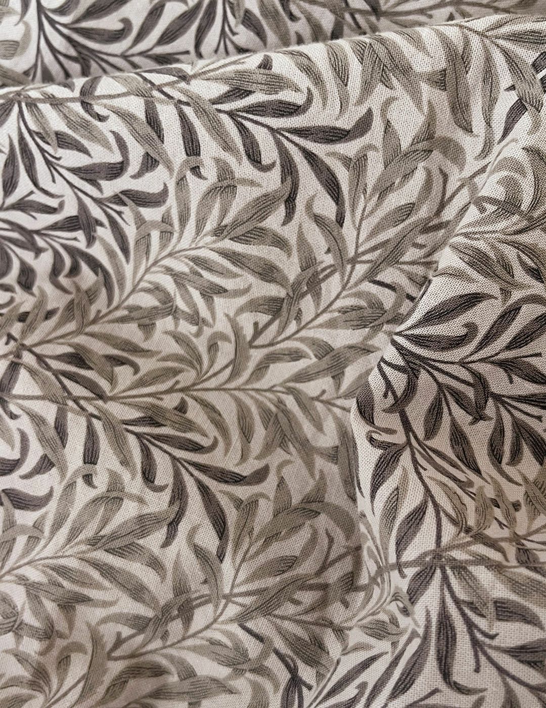 67 グレージュ