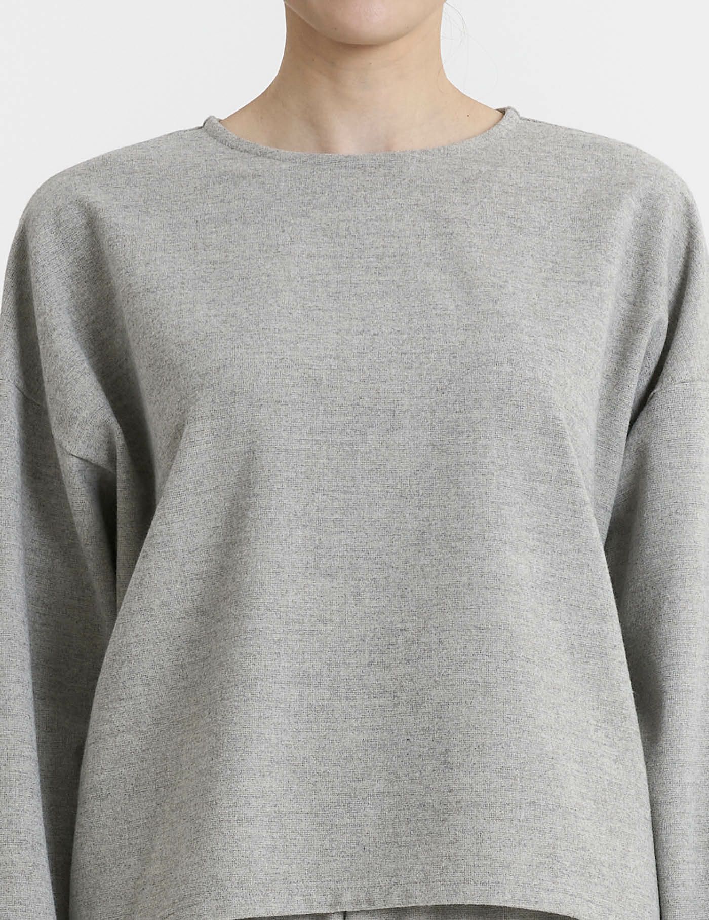 67 グレージュ