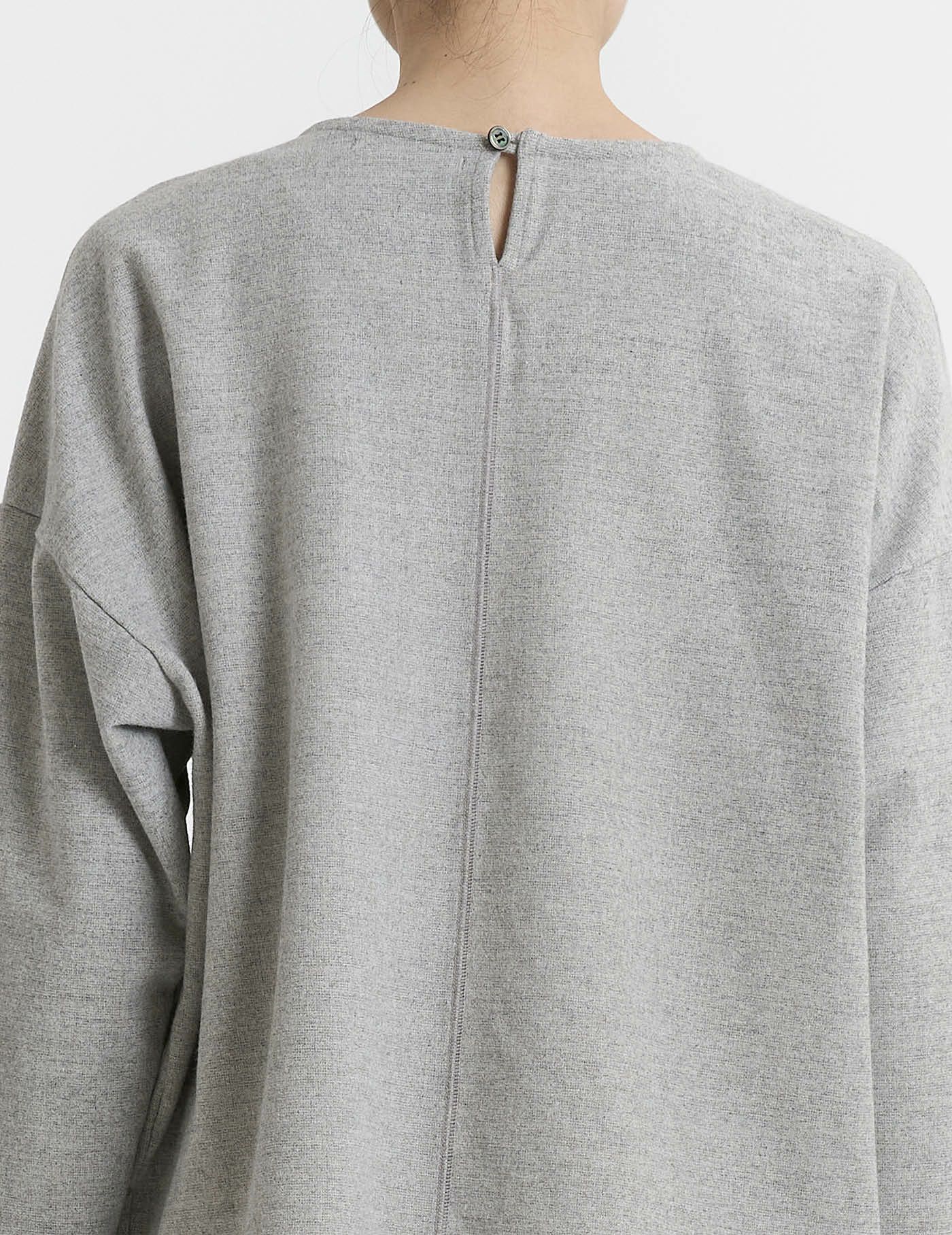 67 グレージュ