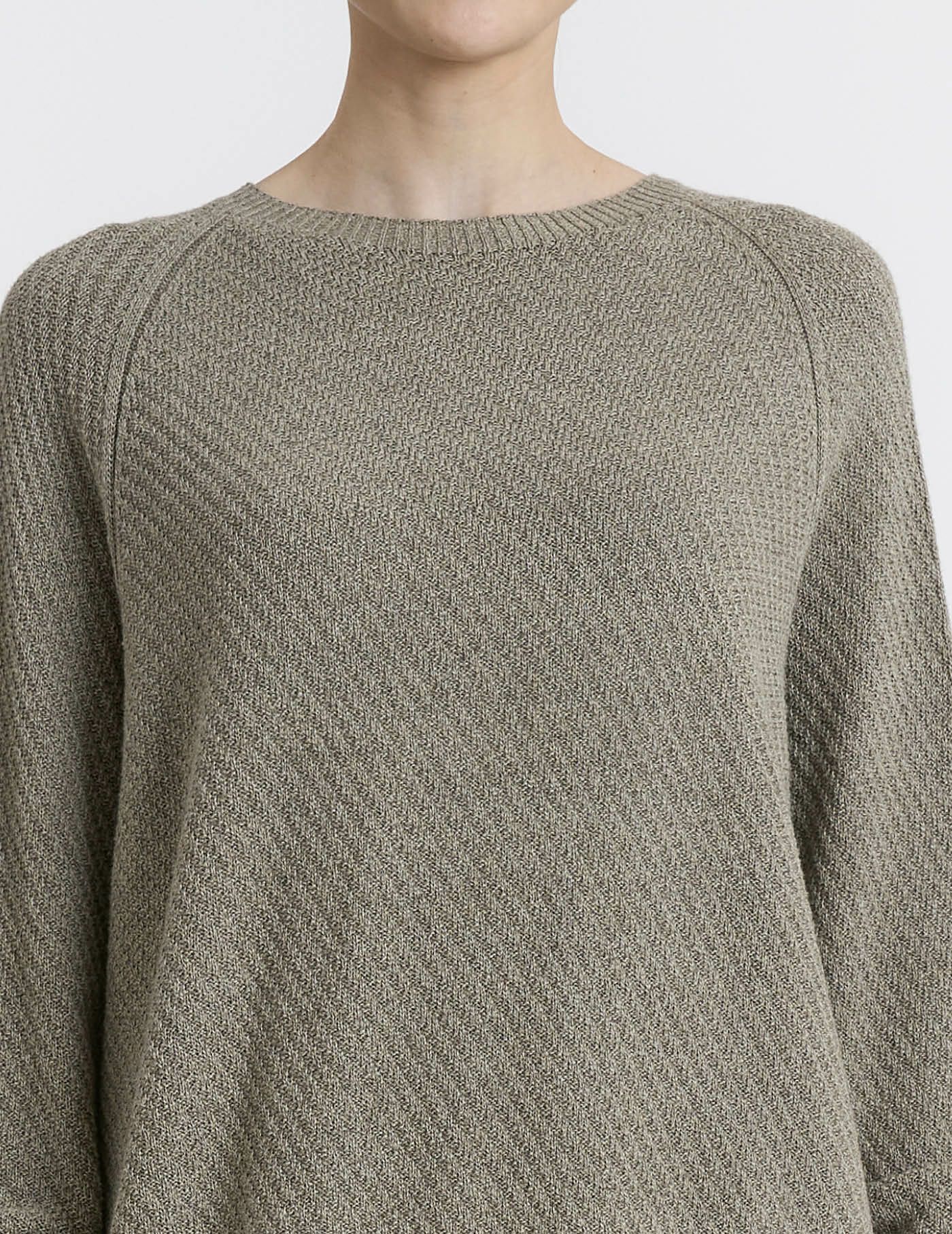 67 グレージュ