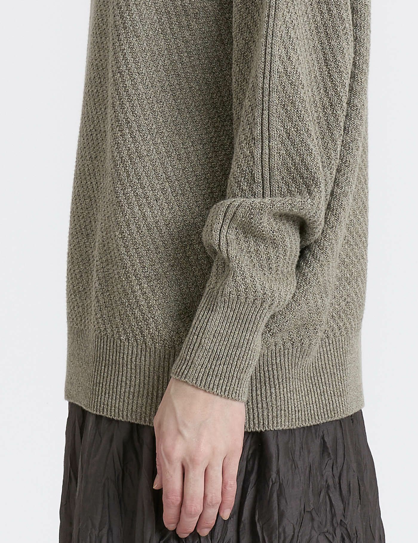67 グレージュ