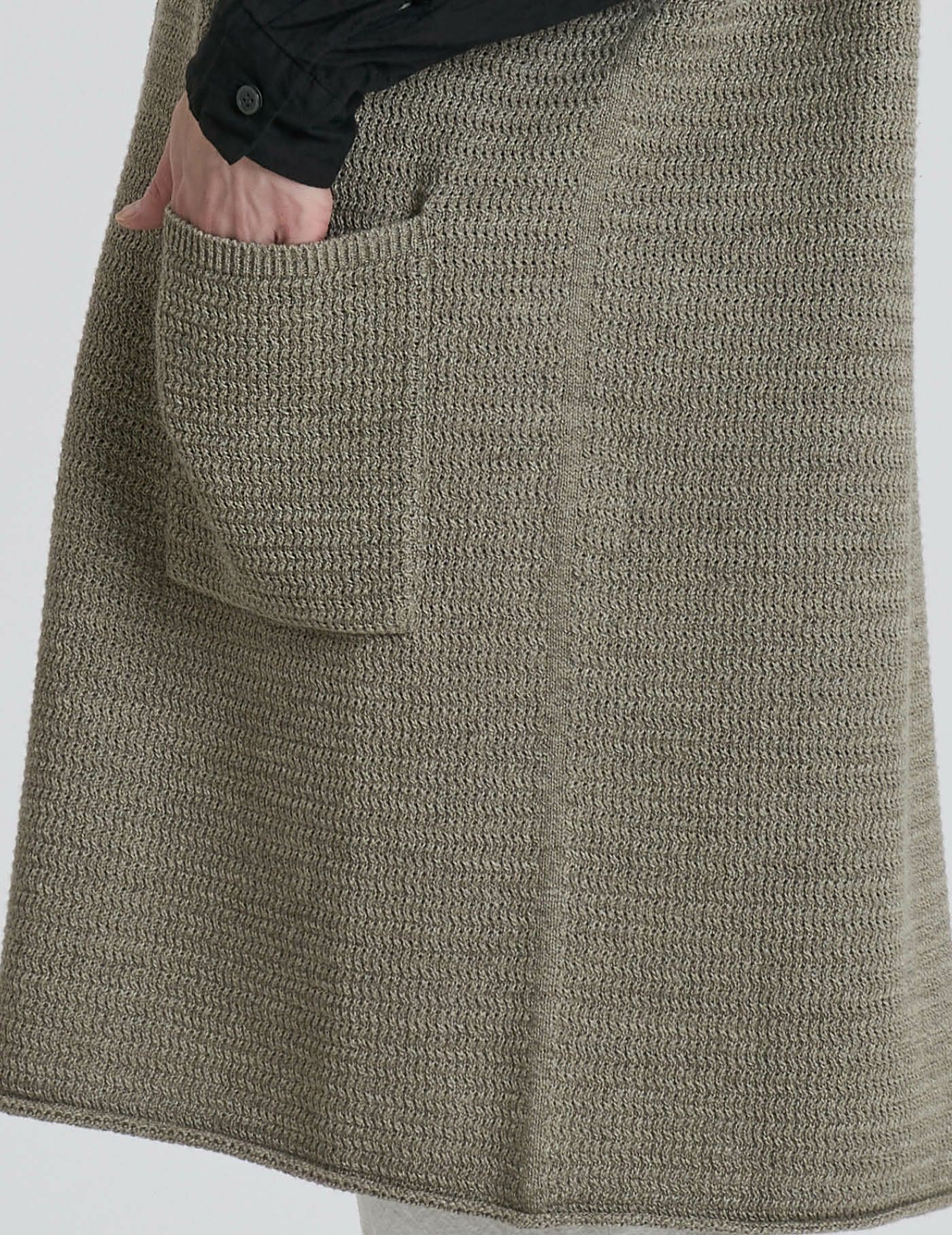 67 グレージュ