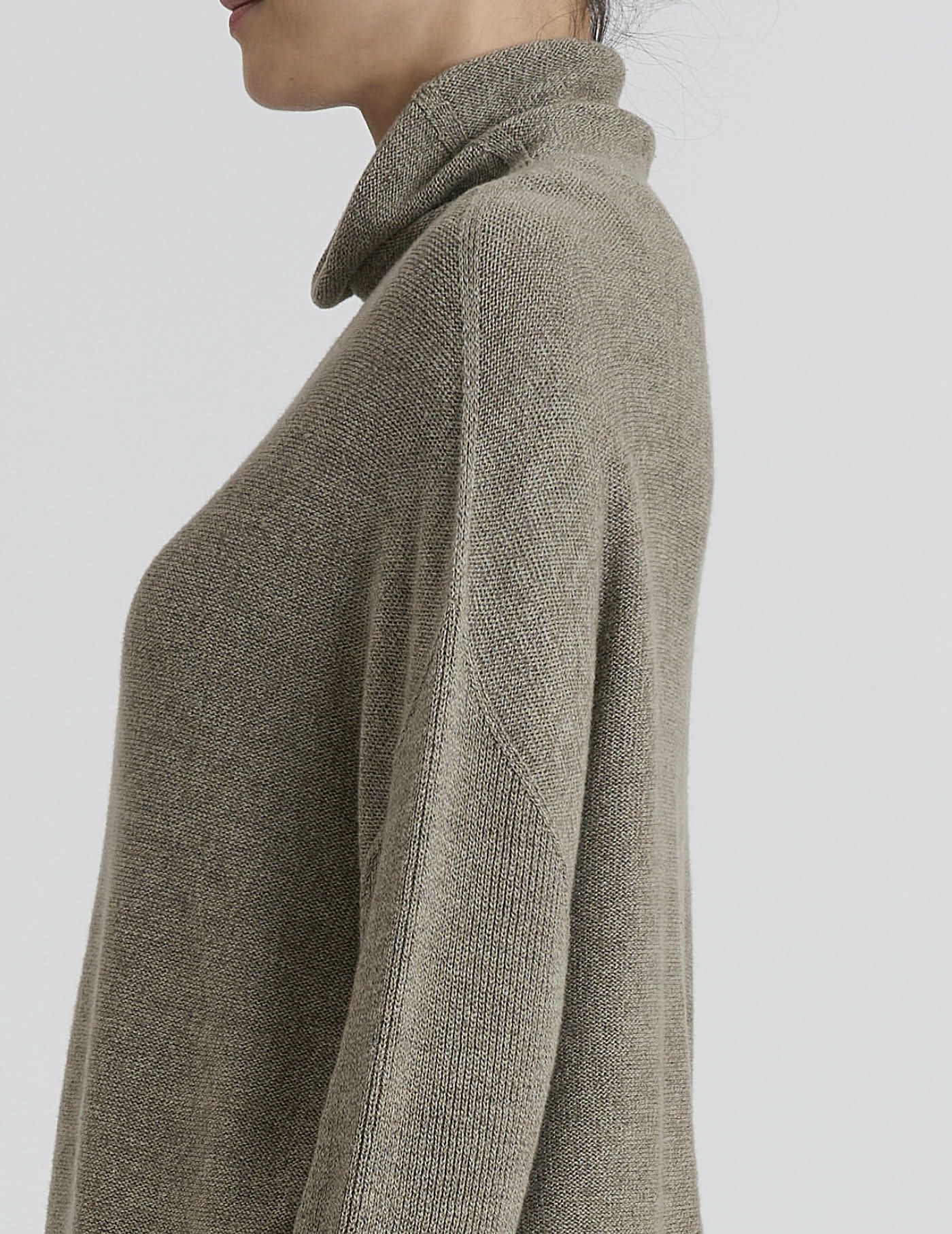 67 グレージュ