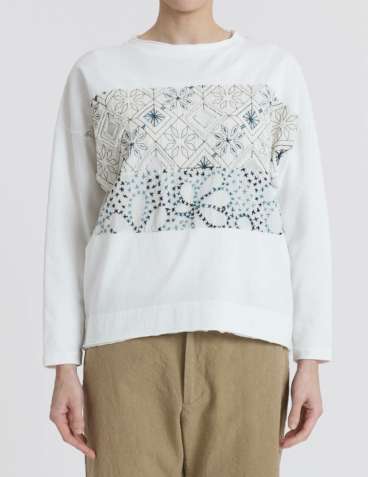 01 ホワイト/36size：モデル169㎝